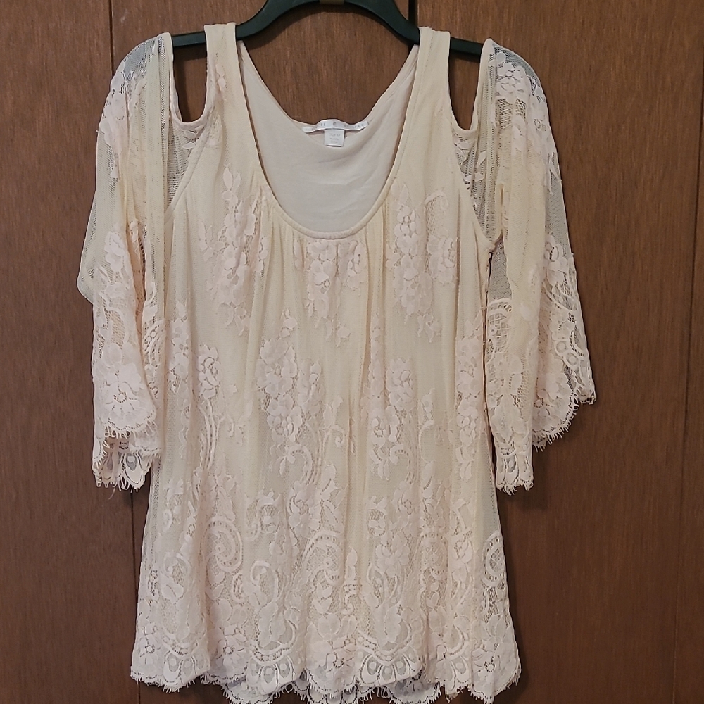 Boston Proper Cream Colored Cold Shoulder Lace Overlay Blouse SZ M